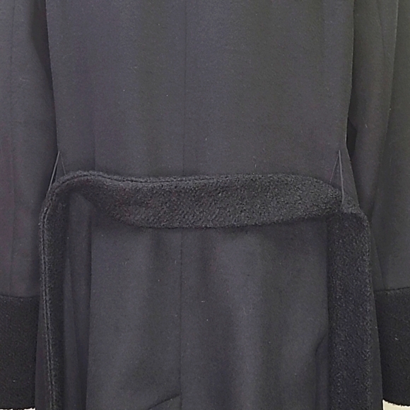 Calvin Klein women's black coat. Lined in black and silver satin. Size 12 - Picture 4 of 15